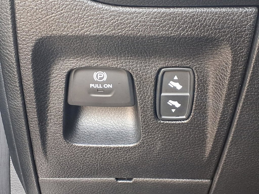 2026 RAM 1500 Lone Star Crew Cab 4x4 5'7" Box