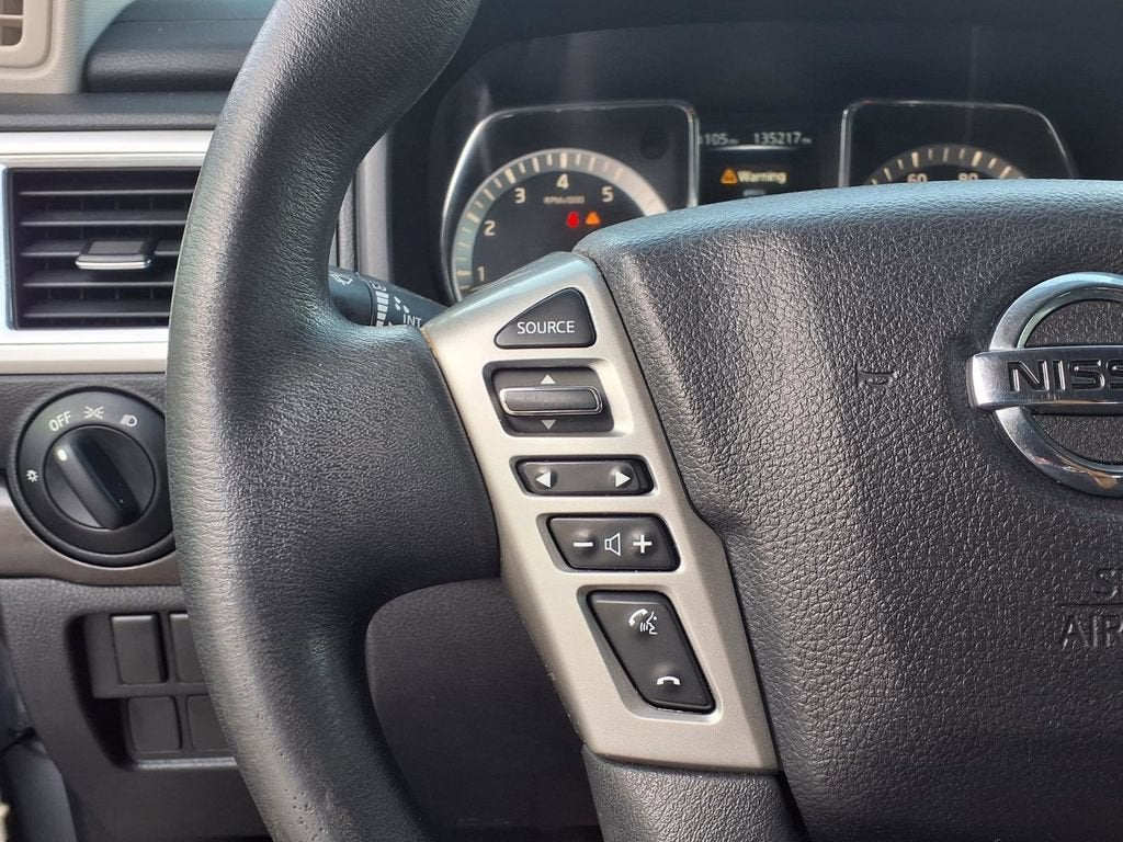 2017 Nissan TITAN SV