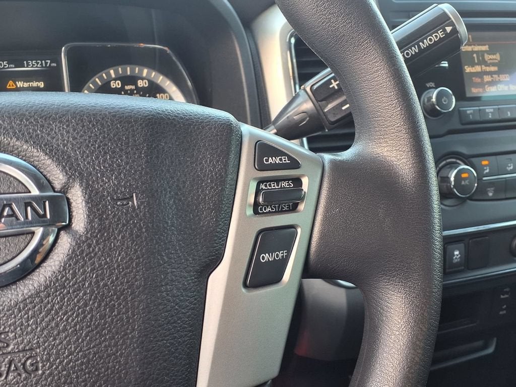 2017 Nissan TITAN SV