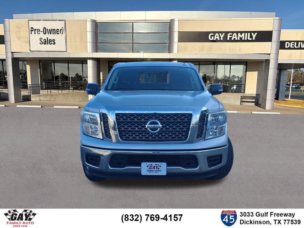 2017 Nissan TITAN SV