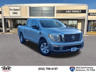 2017 Nissan TITAN SV