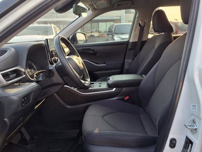 2024 Toyota Highlander LE