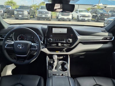 2024 Toyota Highlander LE
