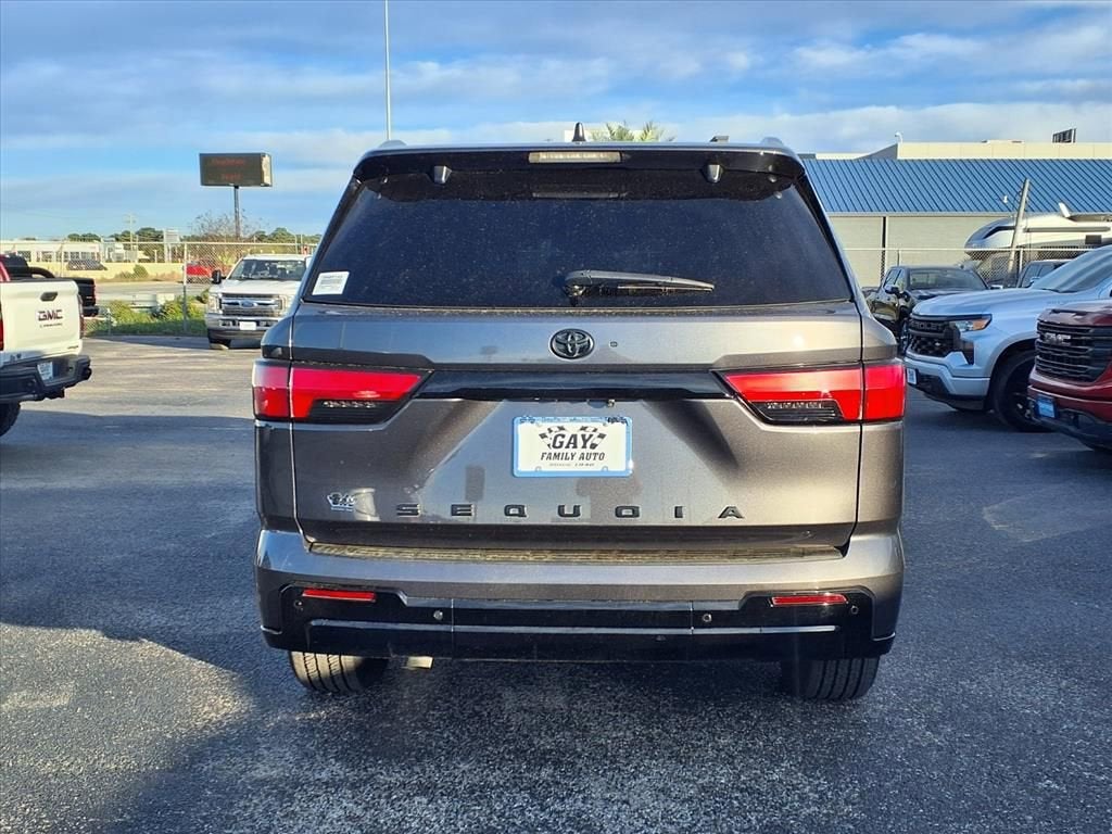 2024 Toyota Sequoia SR5