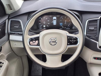 2021 Volvo XC90 Momentum