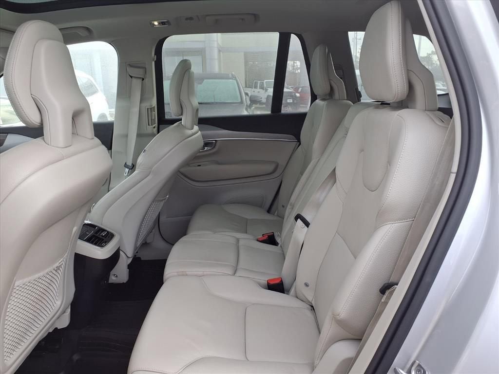 2021 Volvo XC90 Momentum