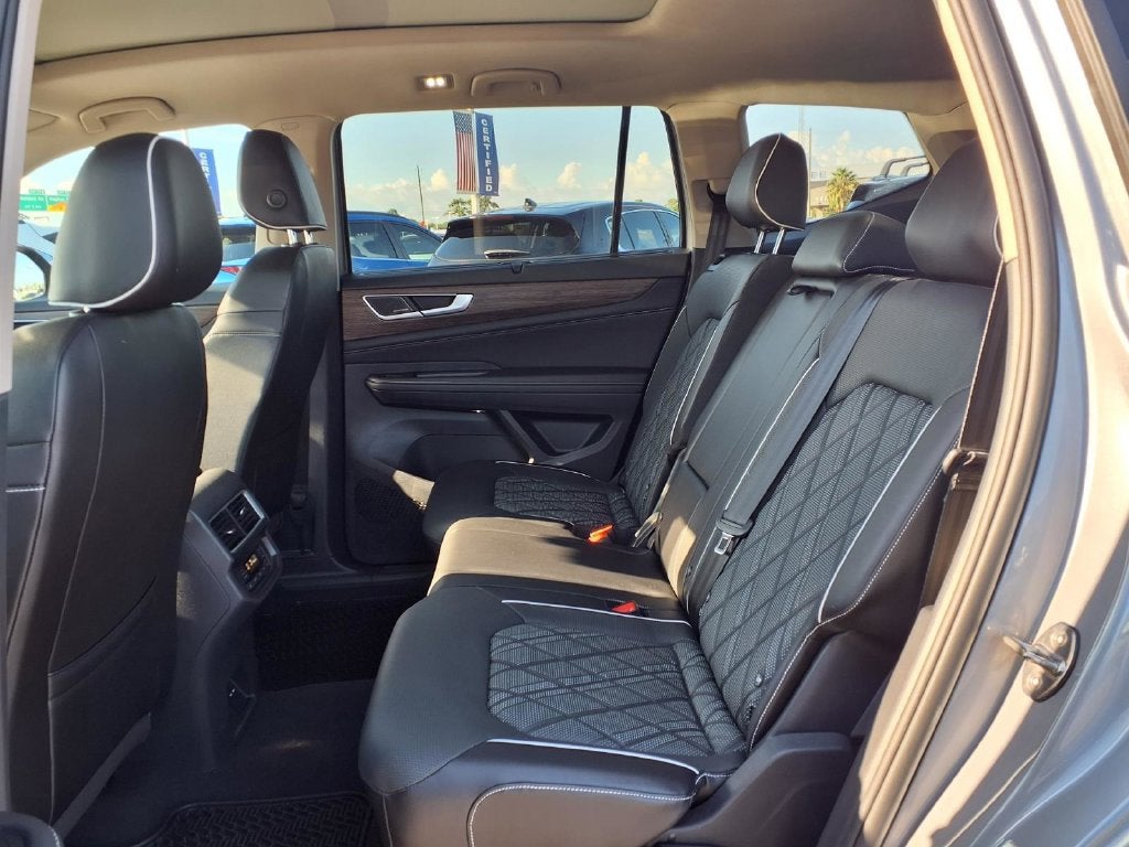 2024 Volkswagen Atlas 2.0T SEL Premium R-Line