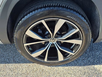 2024 Volkswagen Atlas 2.0T SEL Premium R-Line