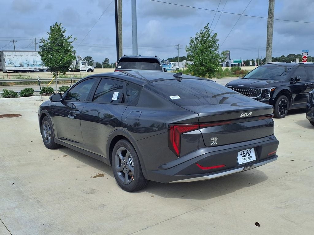2026 Kia K4 LXS