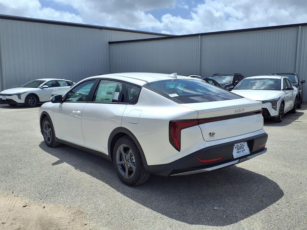2026 Kia K4 LXS