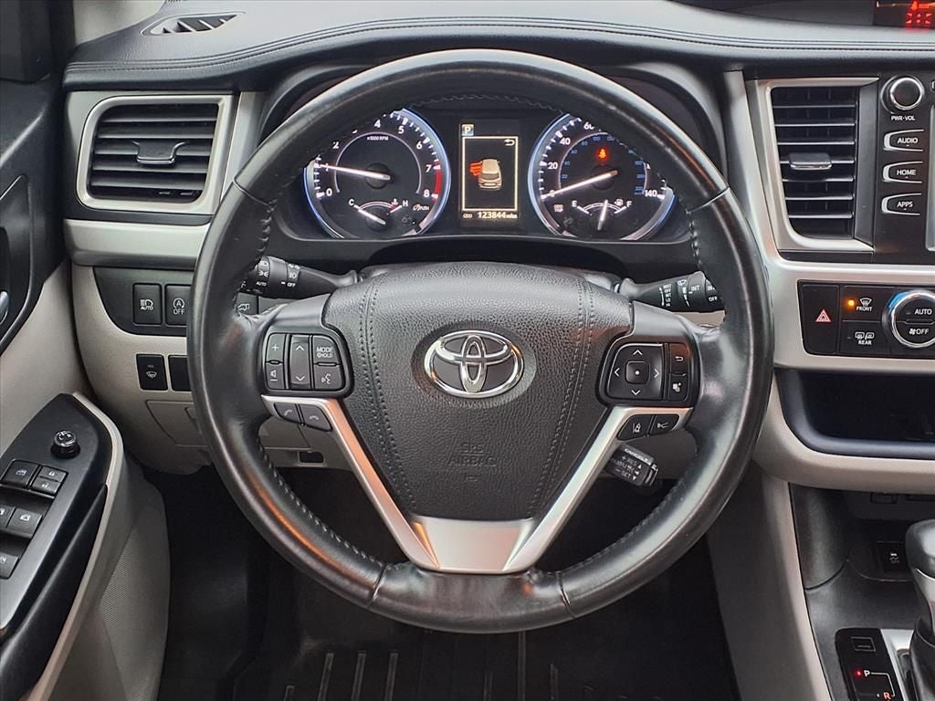 2017 Toyota Highlander Base