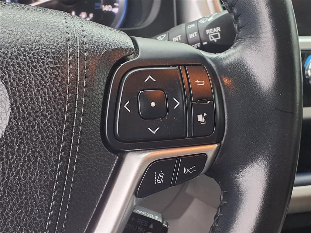 2017 Toyota Highlander Base