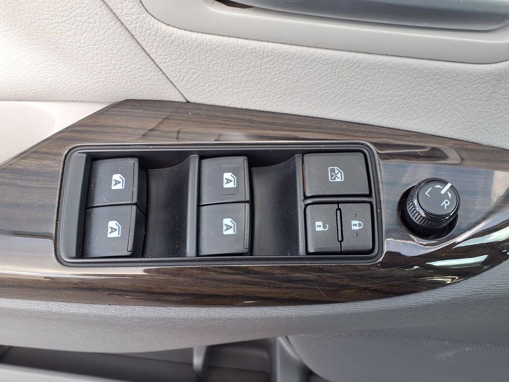 2019 Toyota Sienna XLE 8 Passenger