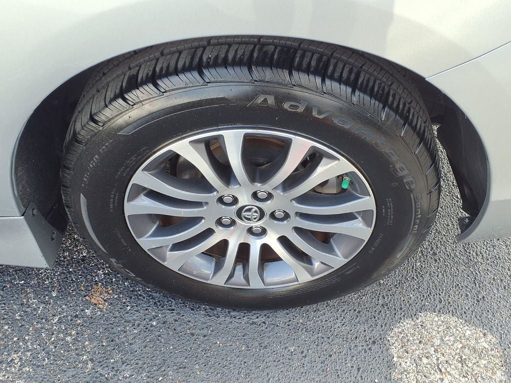 2019 Toyota Sienna XLE 8 Passenger