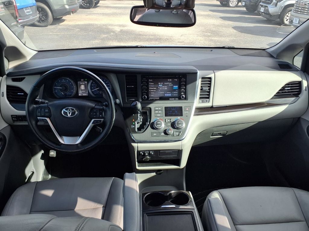 2019 Toyota Sienna XLE 8 Passenger