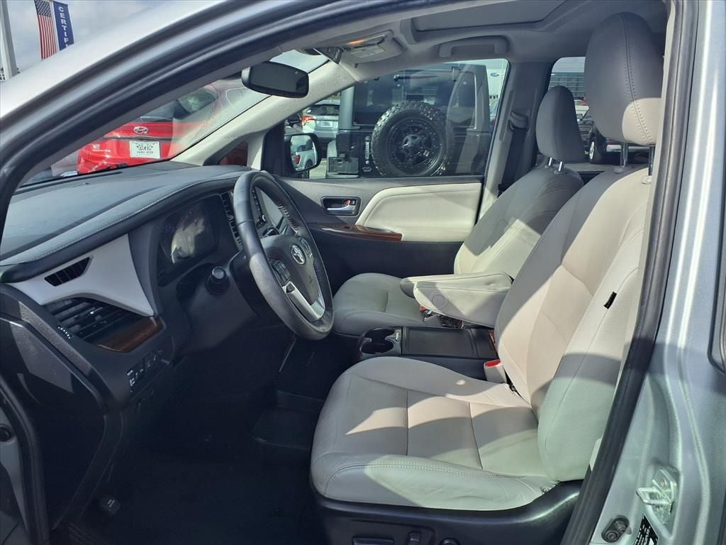 2020 Toyota Sienna Limited Premium 7 Passenger