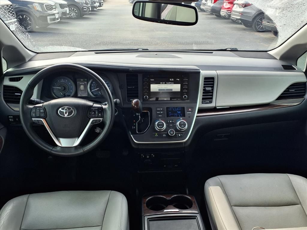 2020 Toyota Sienna Limited Premium 7 Passenger